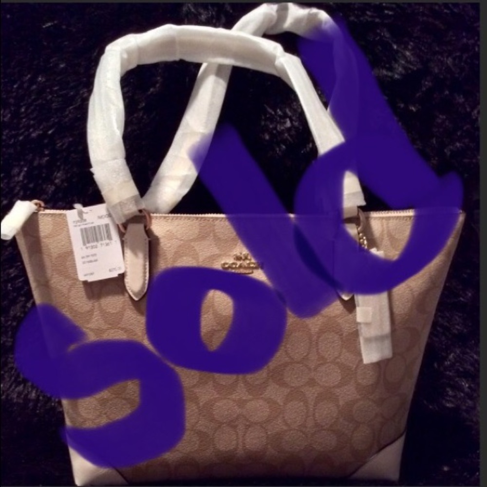 🚫🚫🚫SOLD🚫🚫🚫COACH Zip Top Tote (NWT)